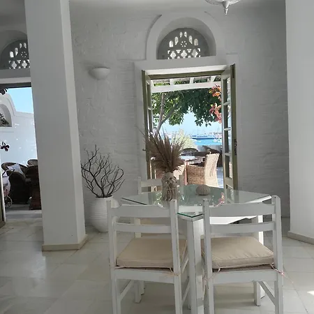 Artemis Hotel