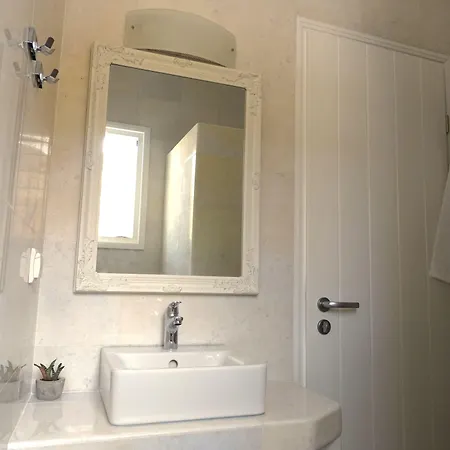 Artemis Andíparosz Póli