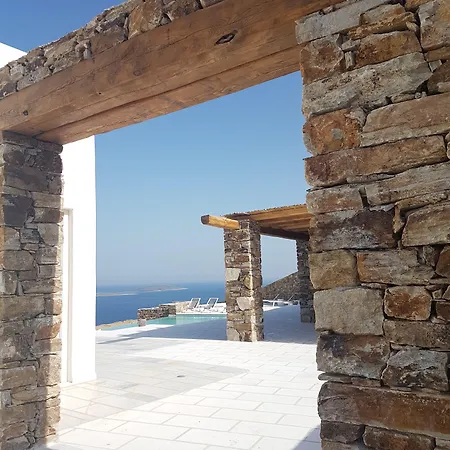 Artemis Hotel