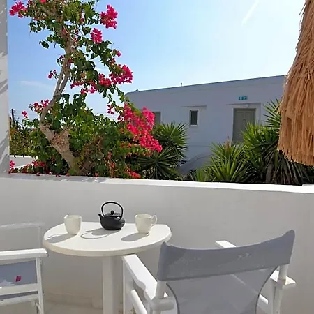 Artemis 2* Antiparos Town
